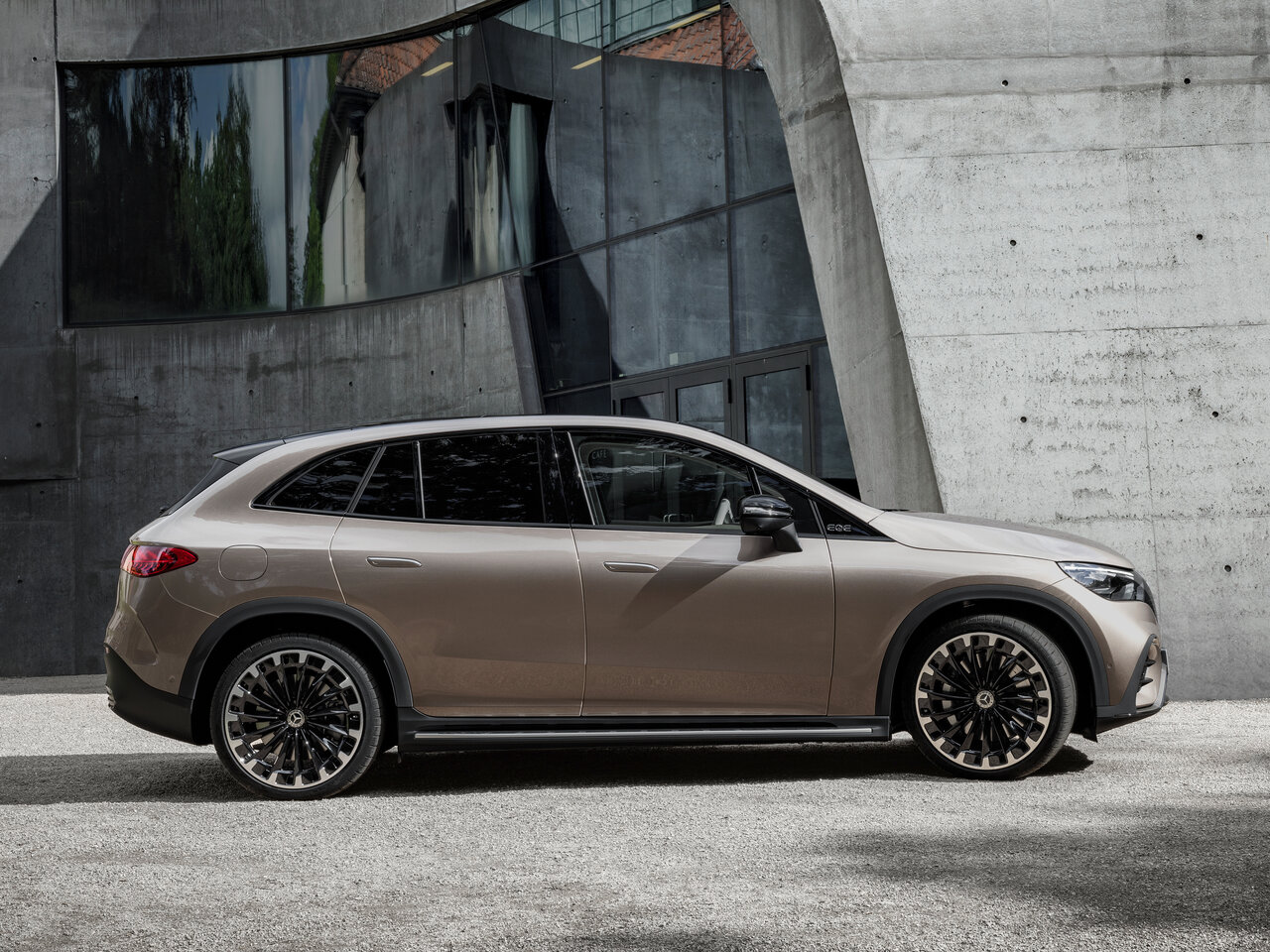 Mercedes-Benz EQE SUV Внедорожник 5 дв.