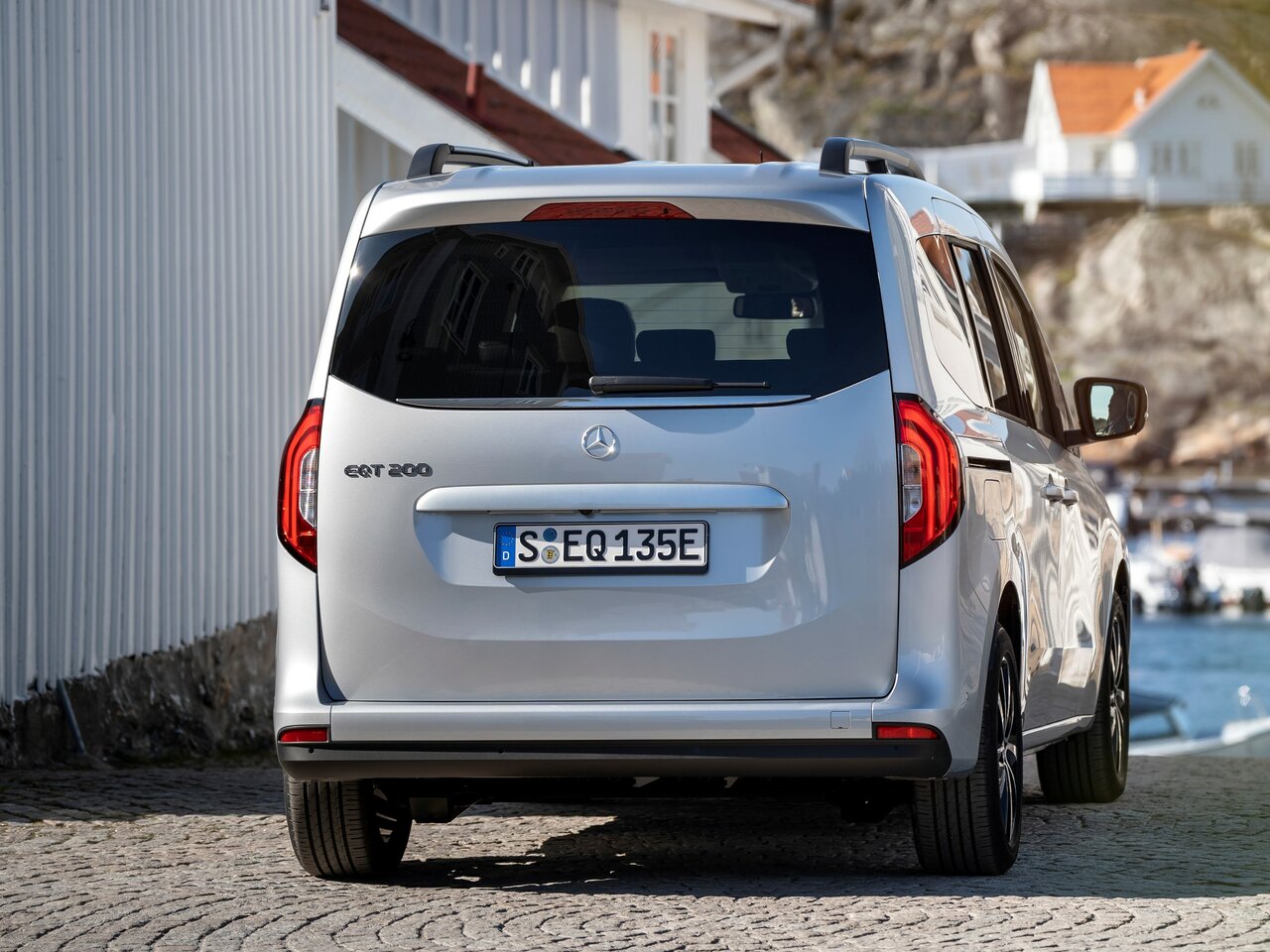 Mercedes-Benz EQT Компактвэн