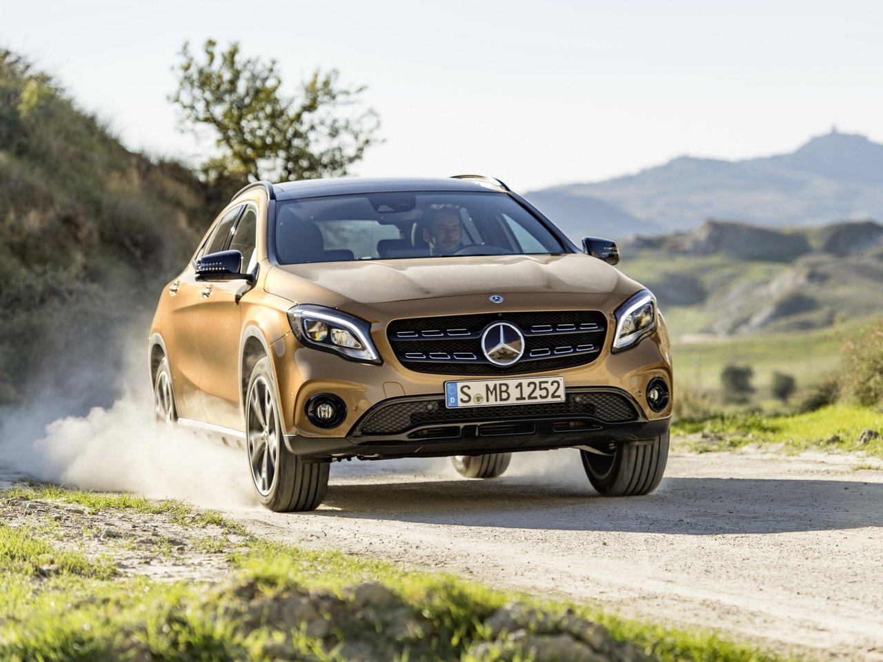 Mercedes-Benz GLA I (X156) Рестайлинг