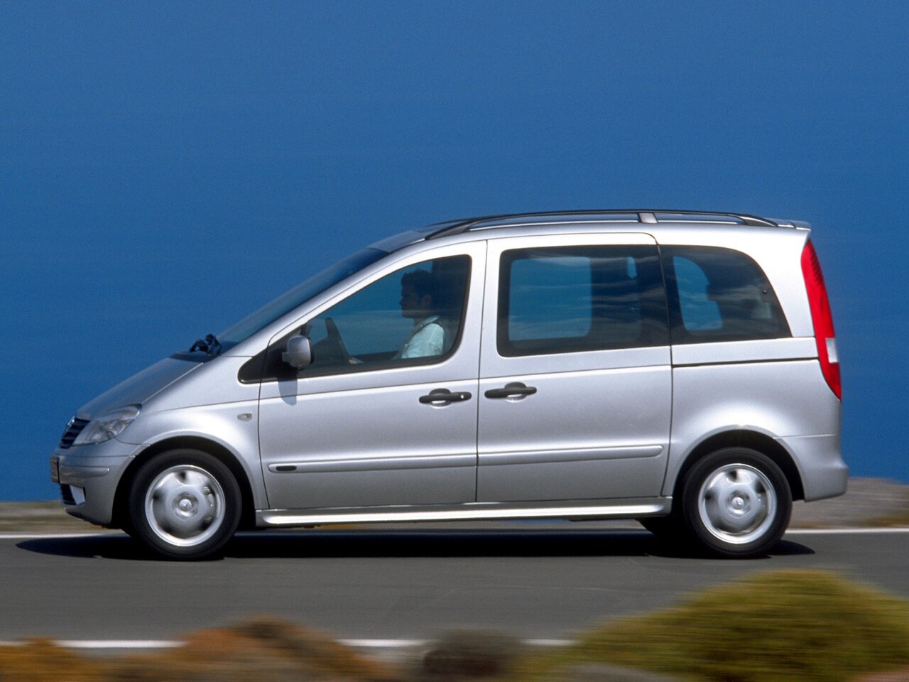Mercedes-Benz Vaneo Компактвэн