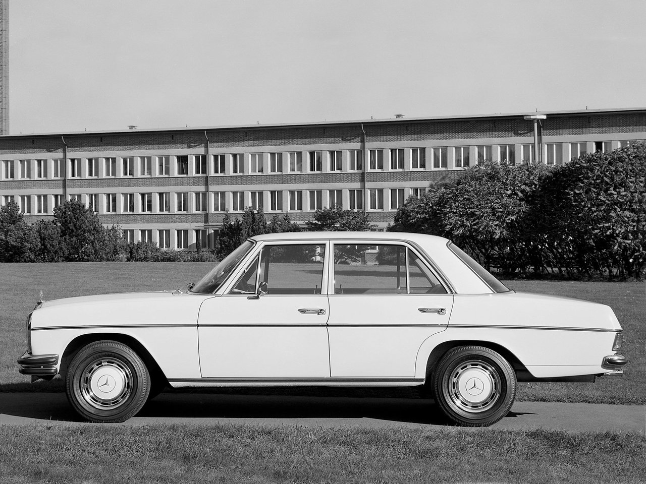 Mercedes-Benz W114 1968 – 1977