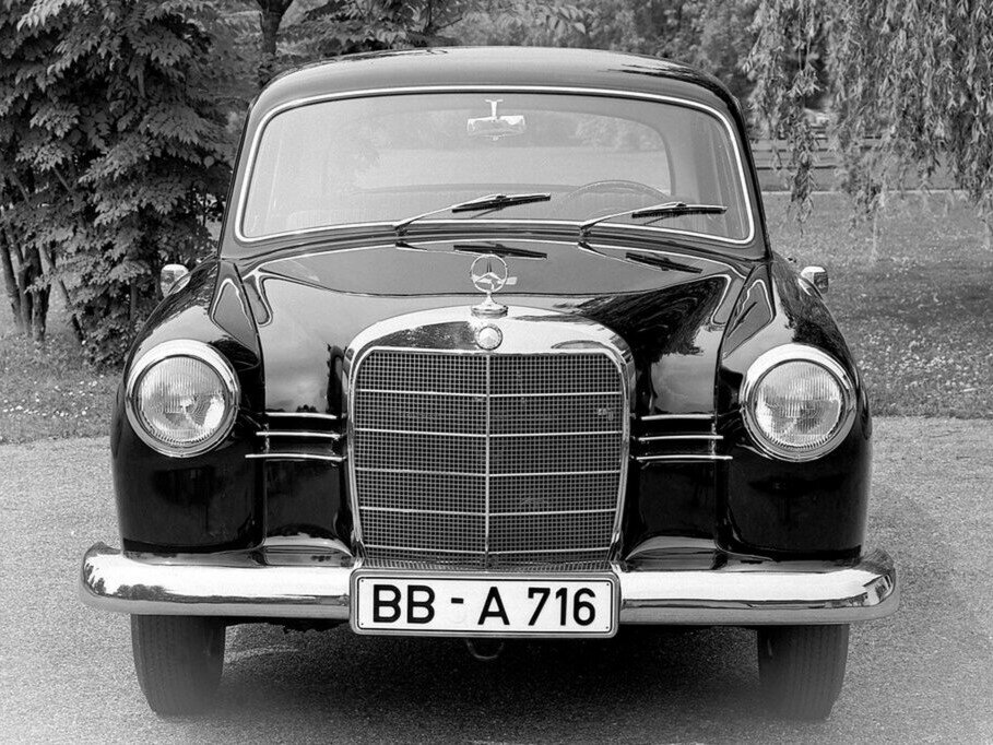 Mercedes-Benz W121 Седан