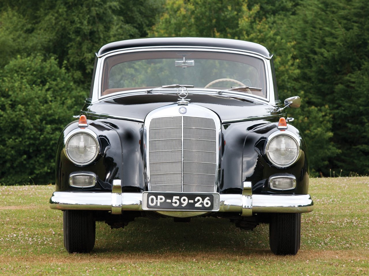 Mercedes-Benz W189 Седан