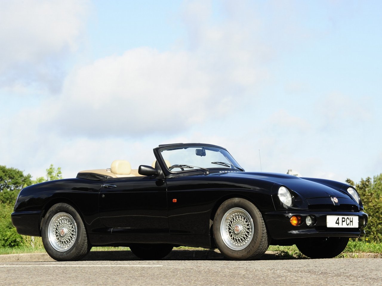 MG RV8 Родстер