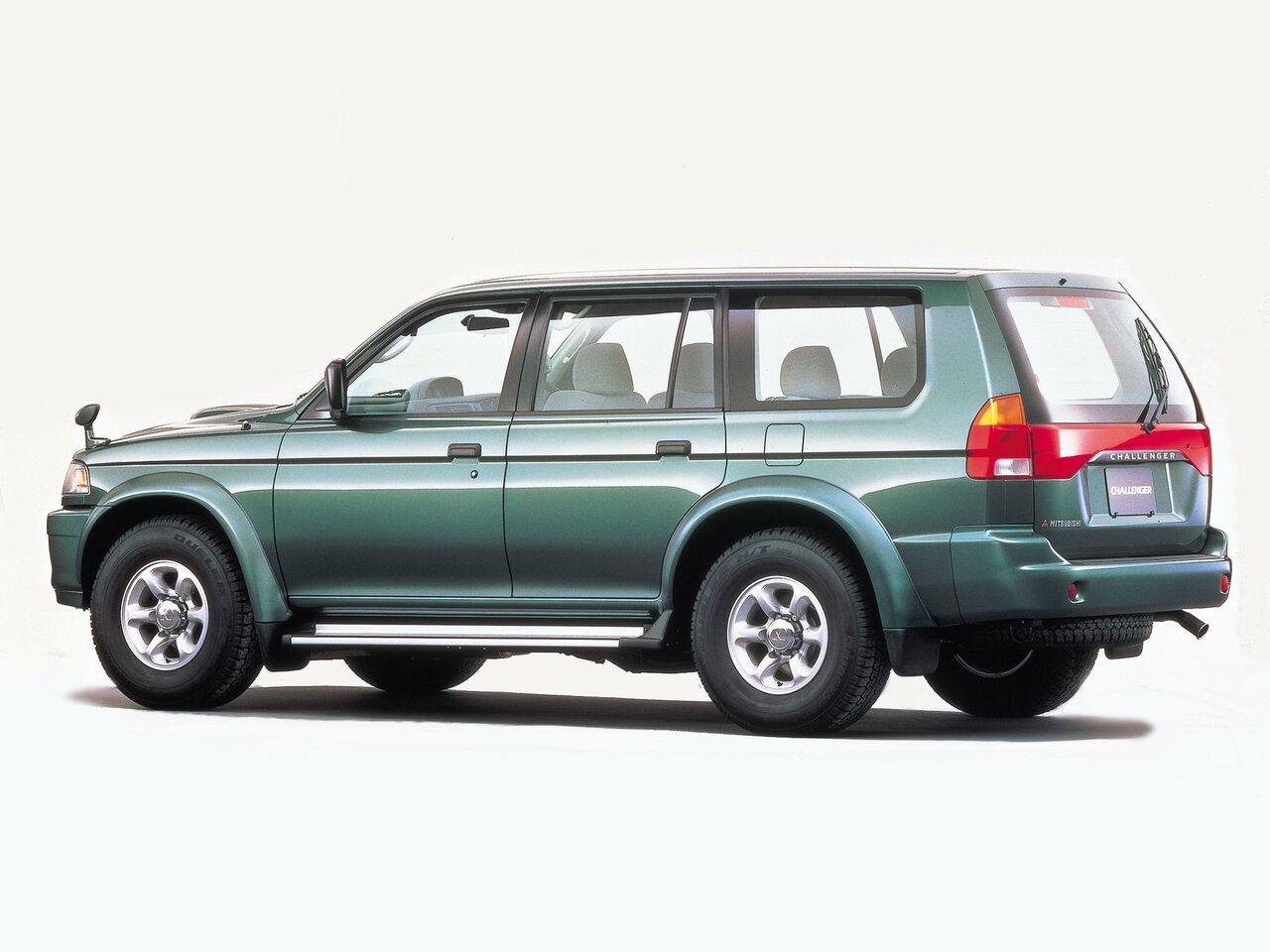 Mitsubishi Challenger I