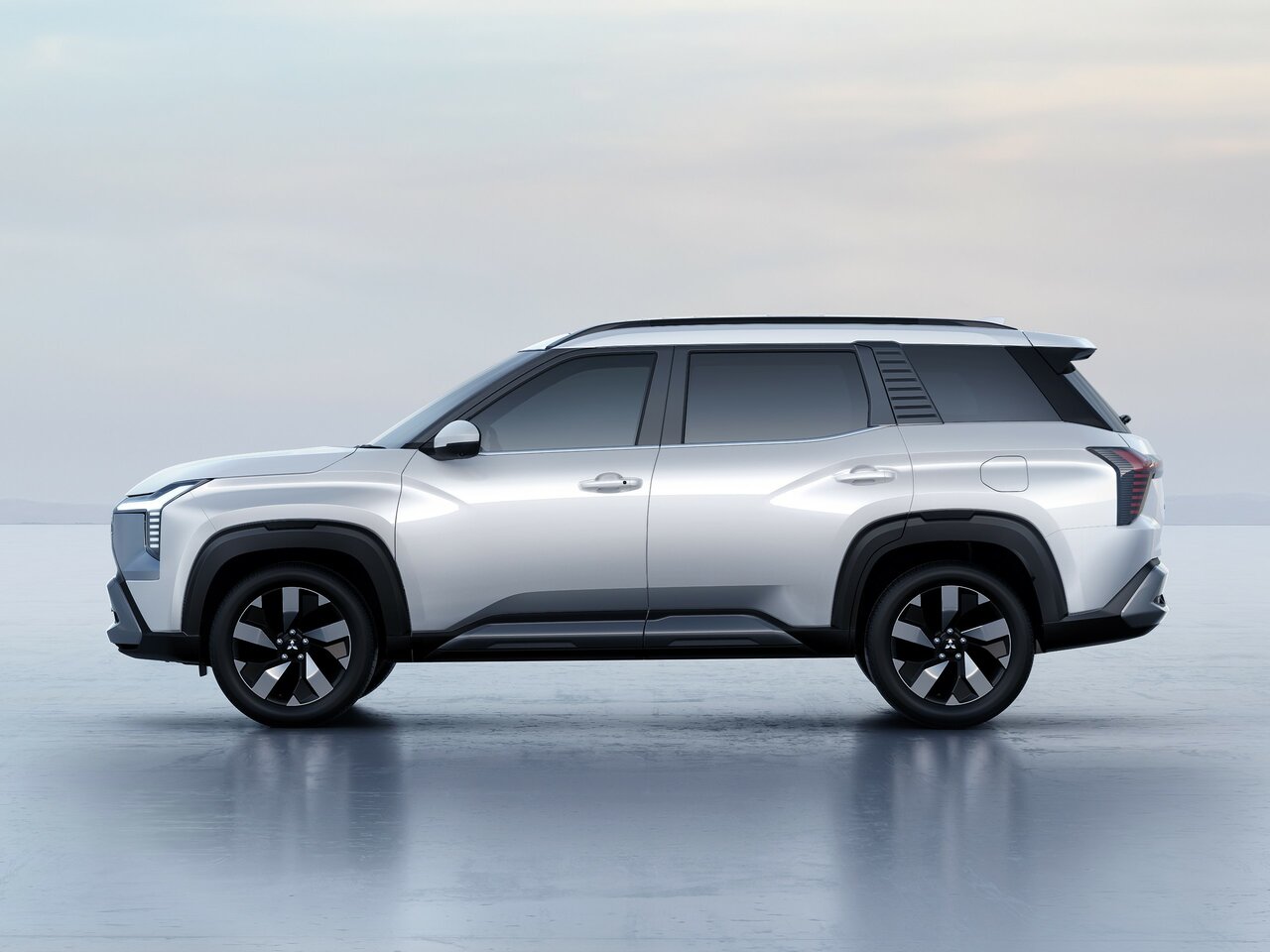 Mitsubishi Destinator Внедорожник 5 дв.