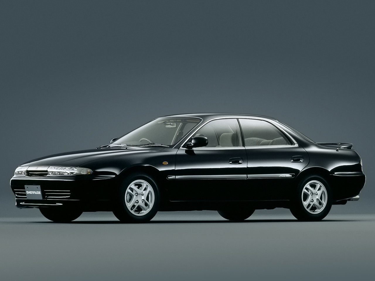 Mitsubishi Emeraude Седан