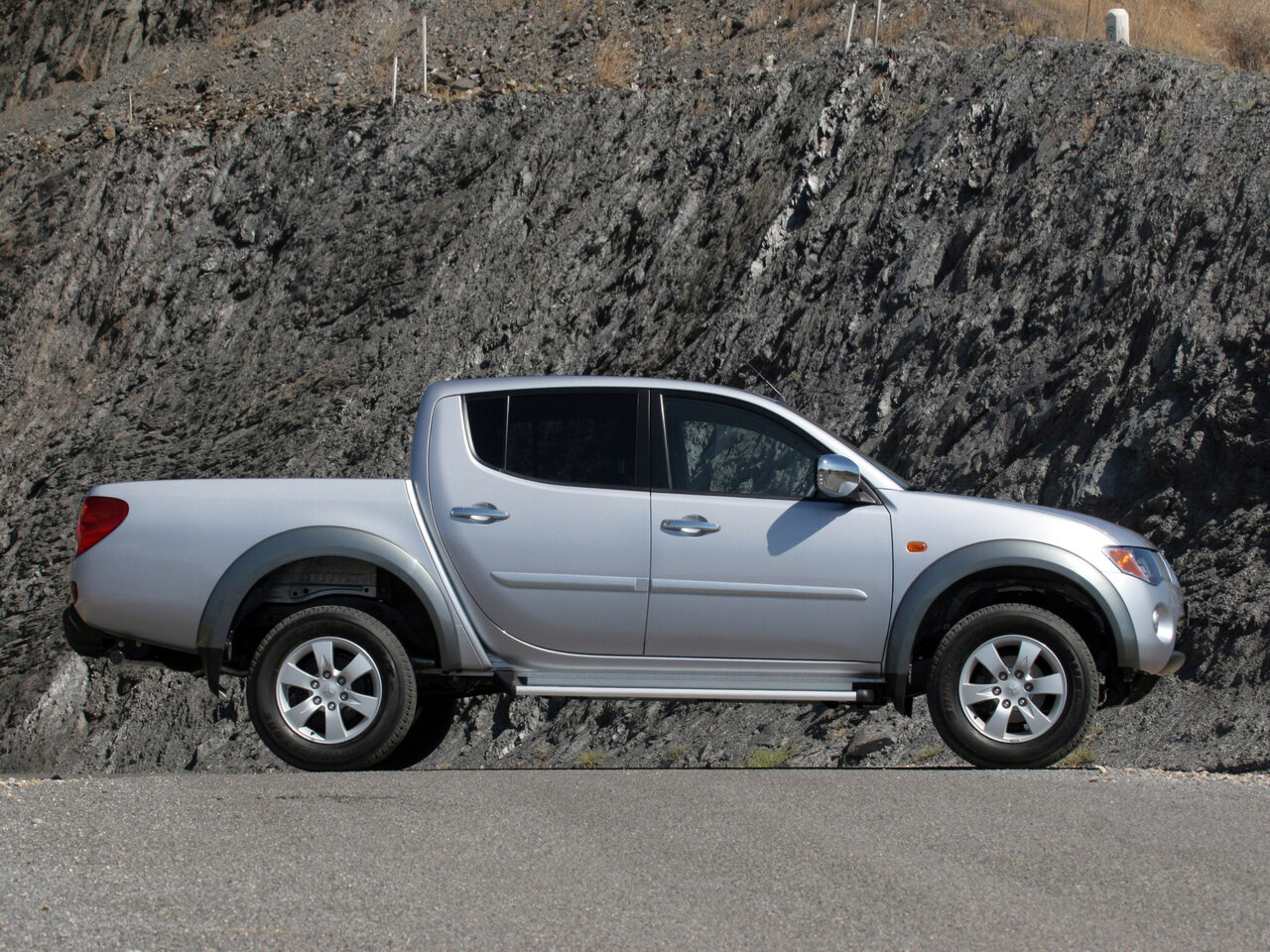 Mitsubishi L200 IV