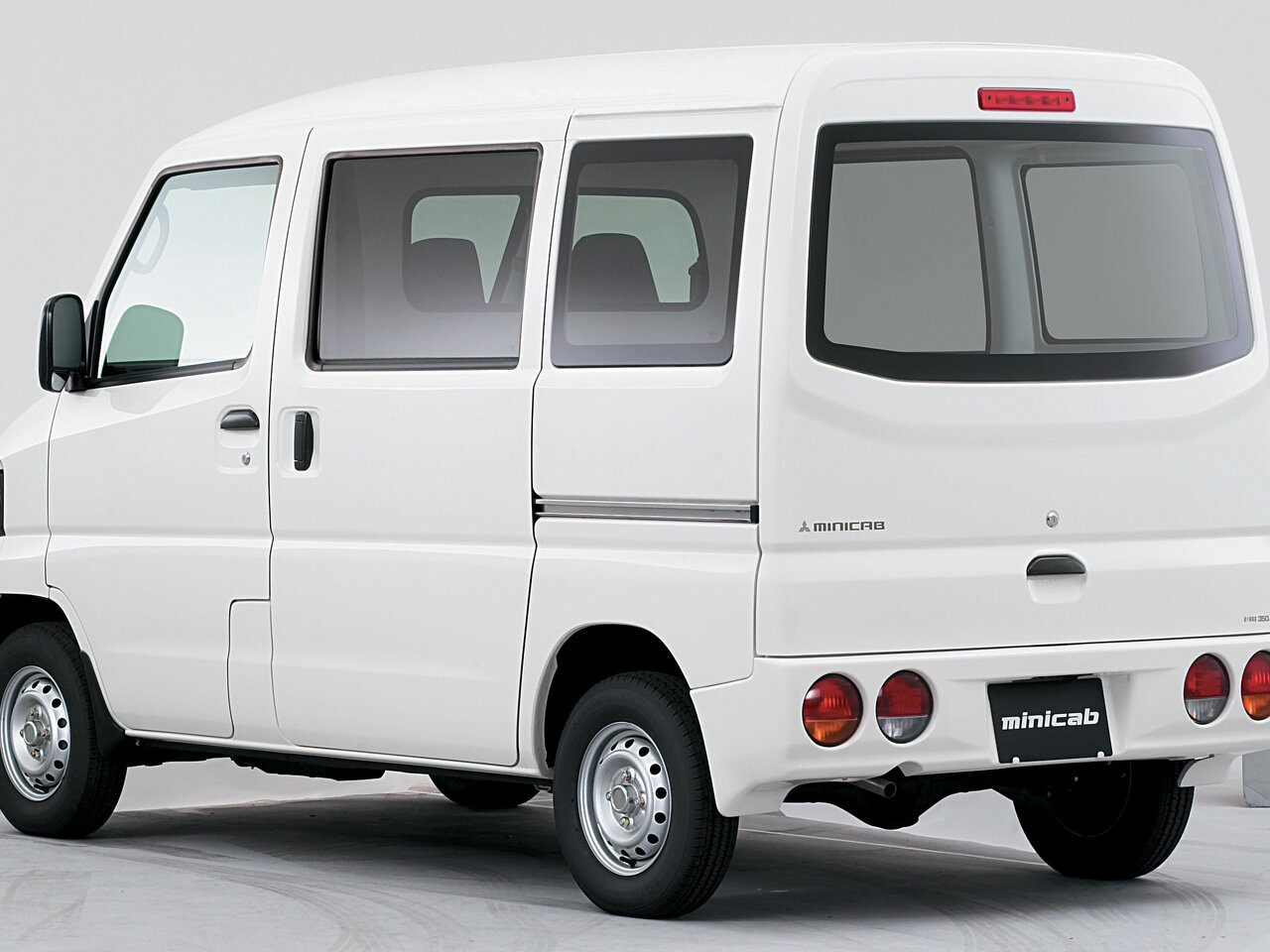 Mitsubishi Minicab VI