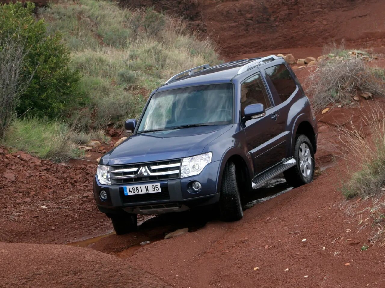 Mitsubishi Montero IV