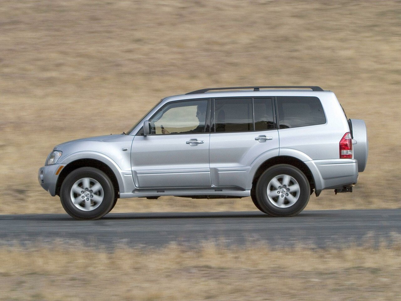 Mitsubishi Montero III