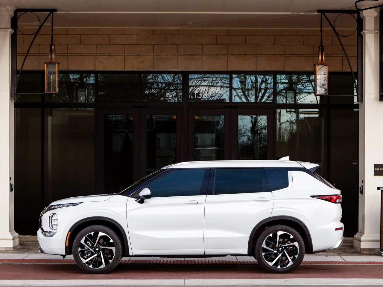 Mitsubishi Outlander IV