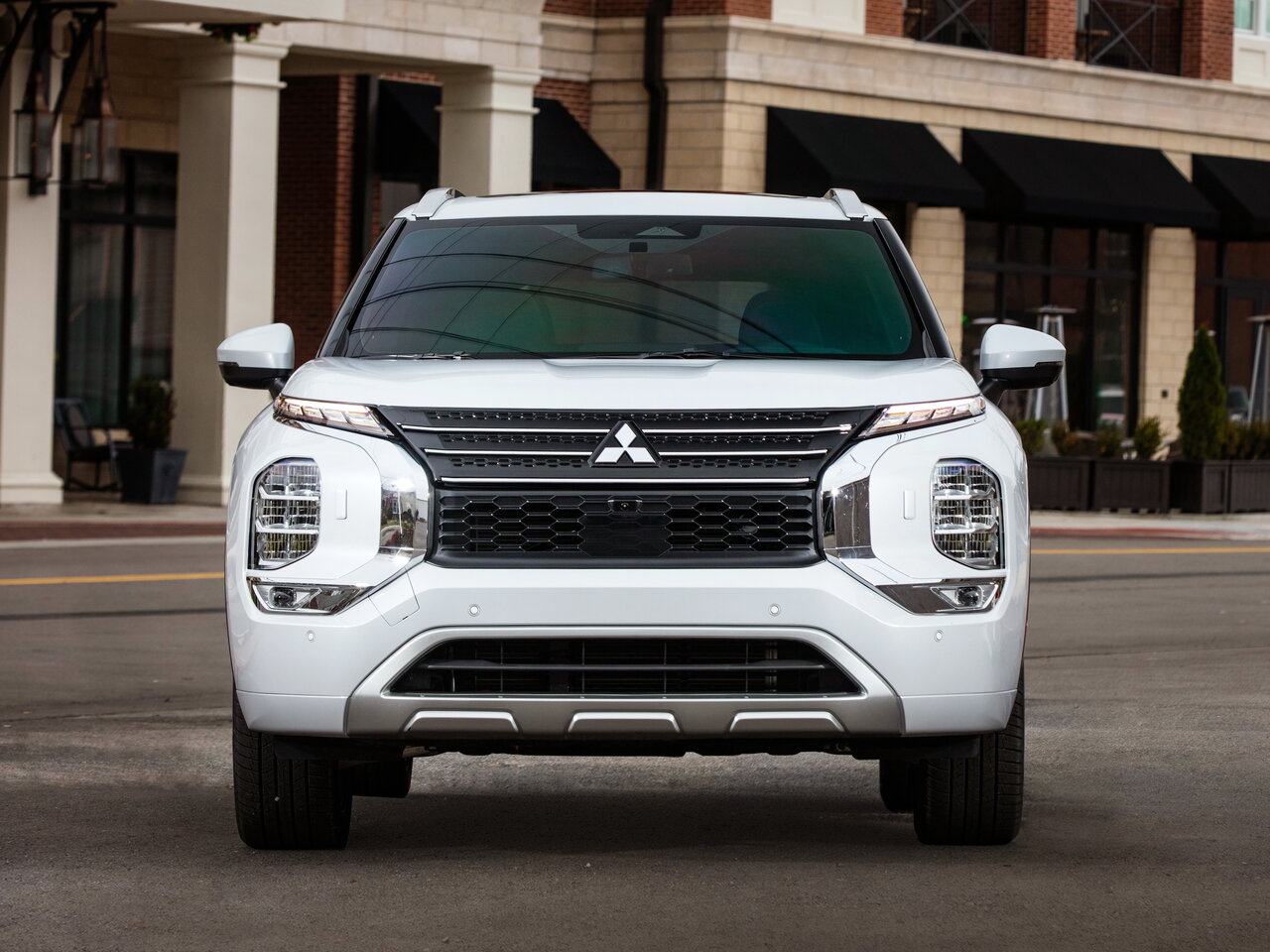 Mitsubishi Outlander IV