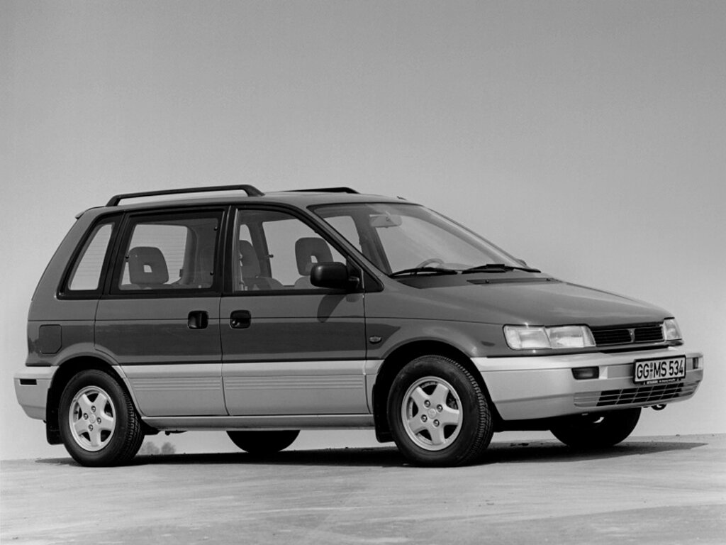 Mitsubishi Space Runner I