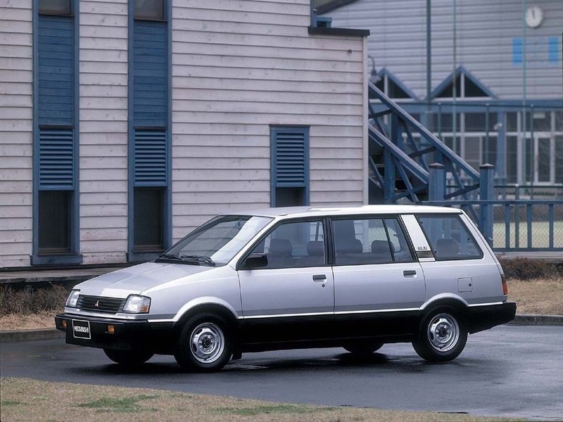 Mitsubishi Space Wagon I