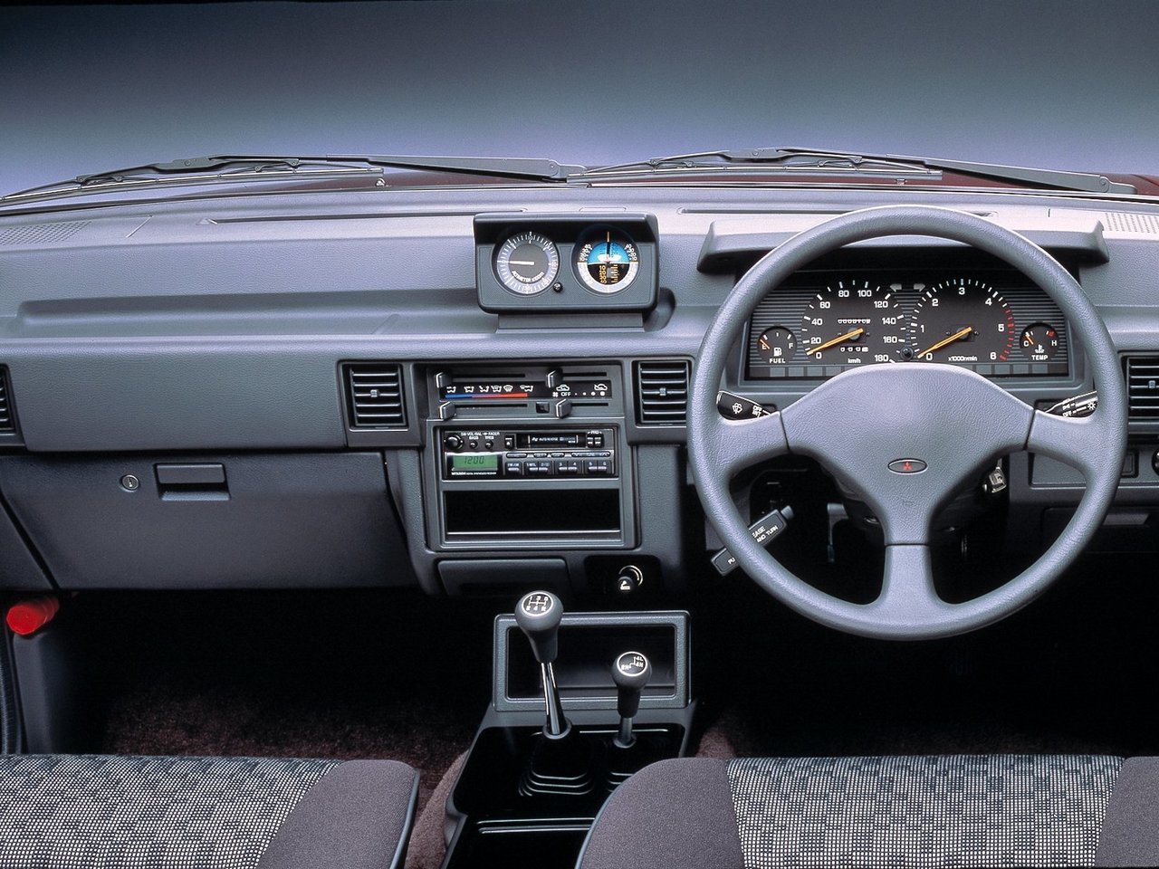 Mitsubishi Strada I