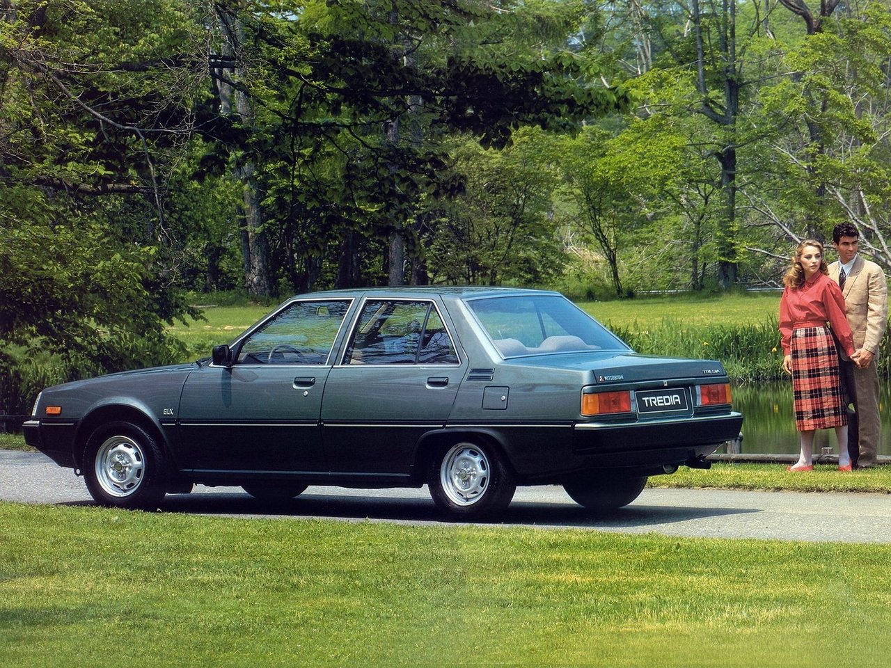 Mitsubishi Tredia Седан
