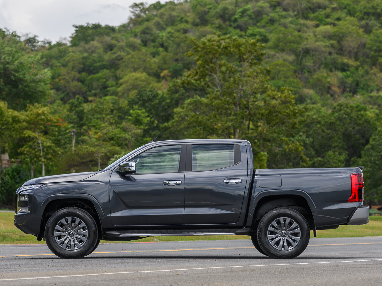 Mitsubishi Triton VI