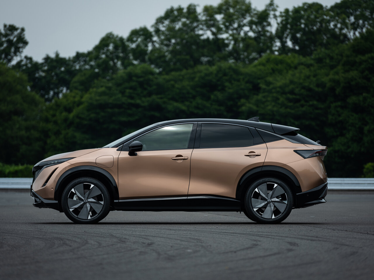 Nissan Ariya I