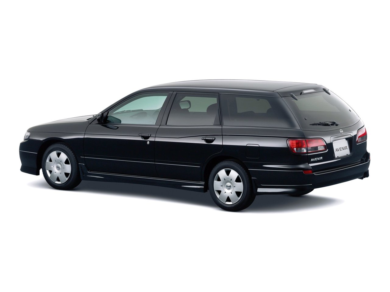 Nissan Avenir II (W11)