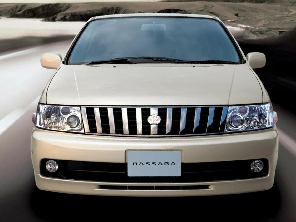 Nissan Bassara Минивэн