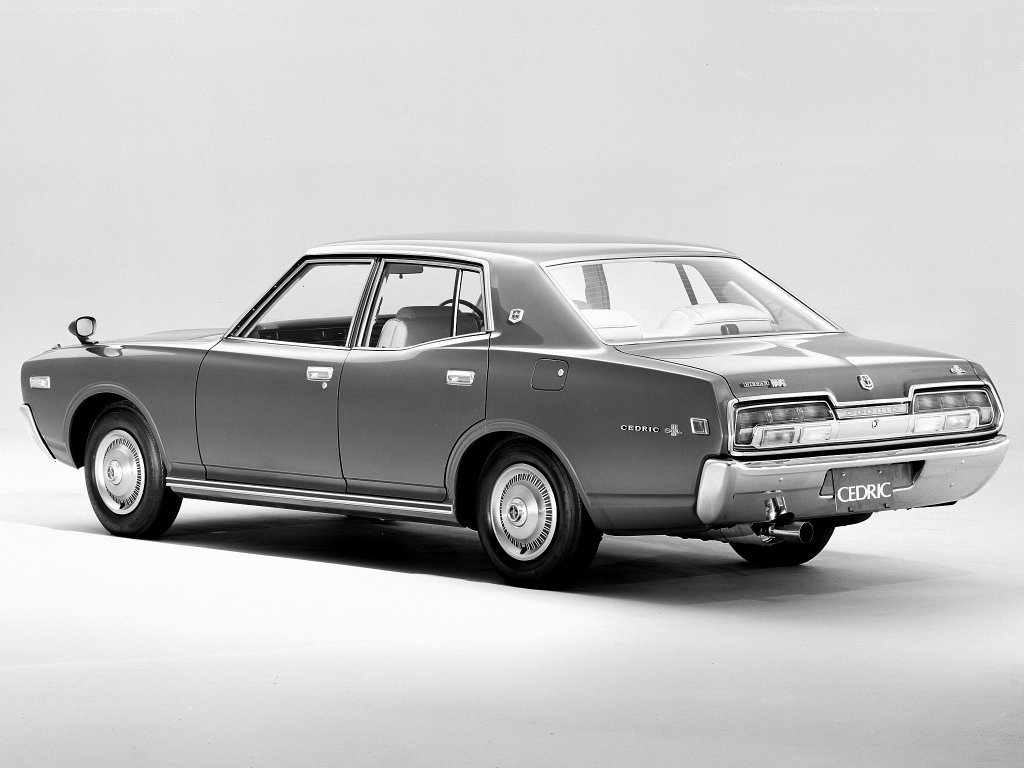 Nissan Cedric IV (330)