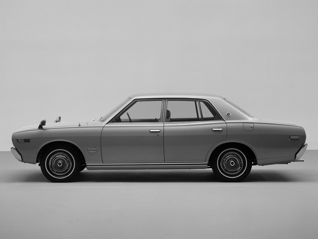 Nissan Cedric III (230)
