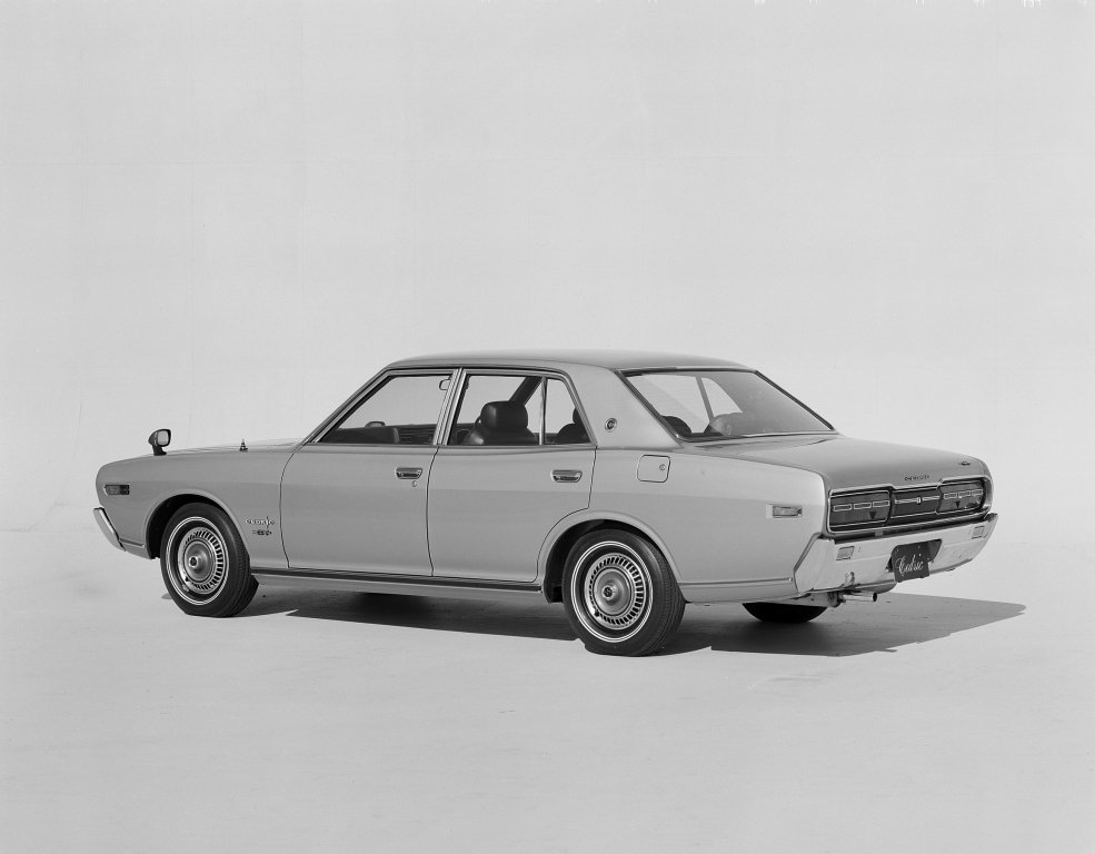 Nissan Cedric III (230)