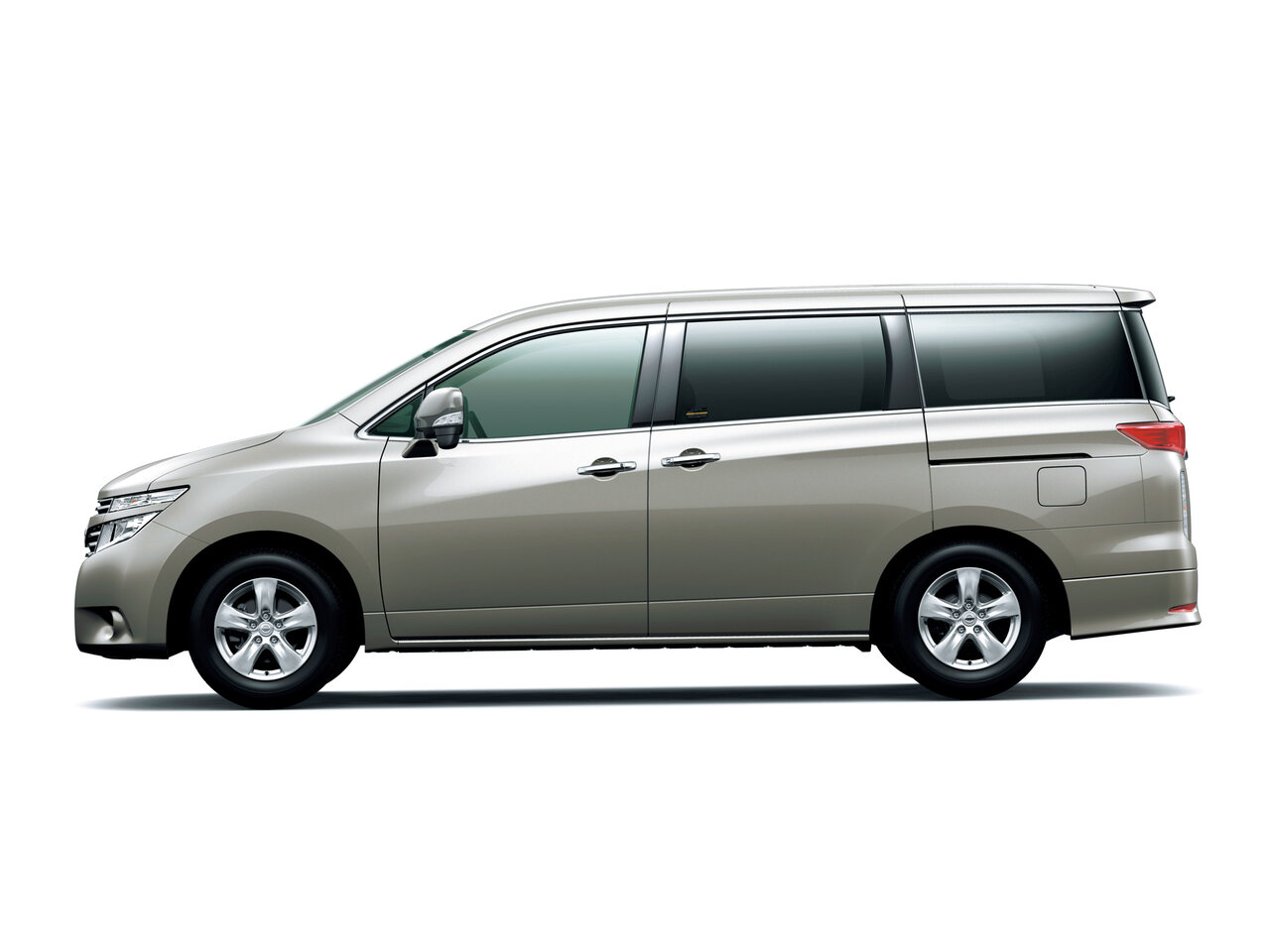 Nissan Elgrand III (E52)