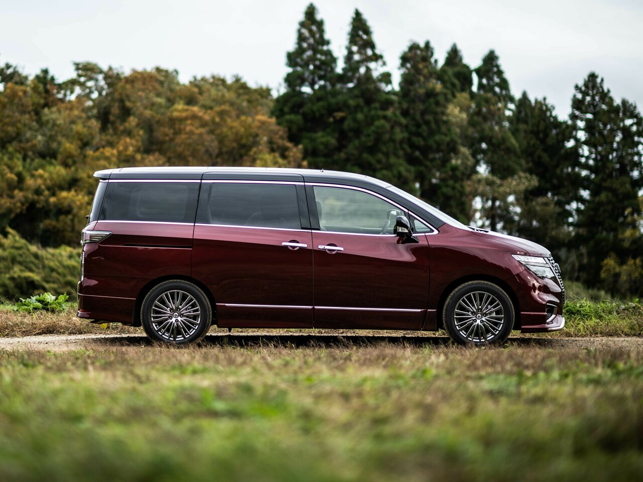 Nissan Elgrand III (E52) Рестайлинг 2