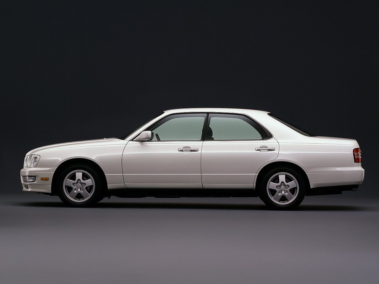 Nissan Gloria X (Y33)