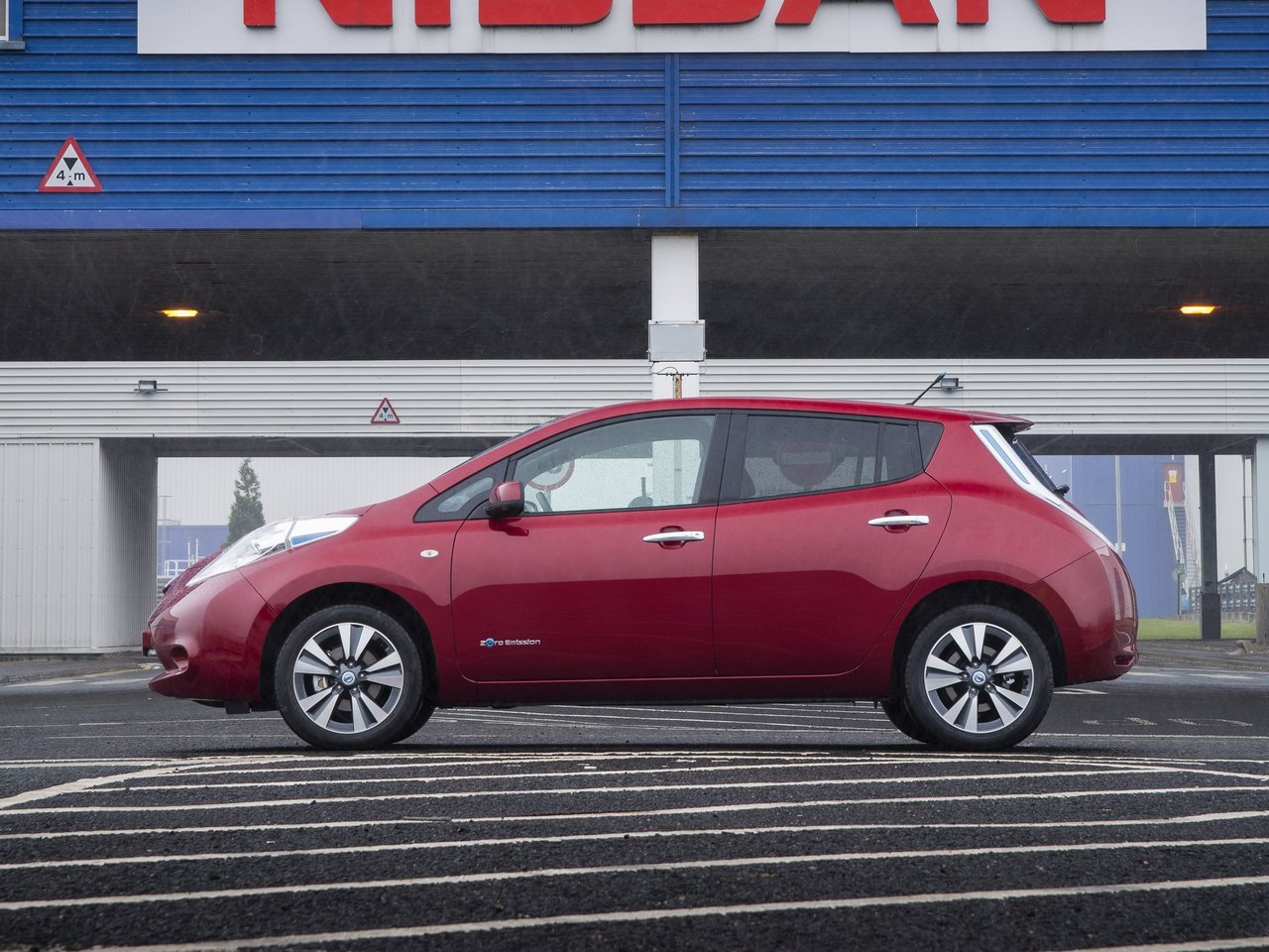 Nissan Leaf I (ZE0/AZE0)