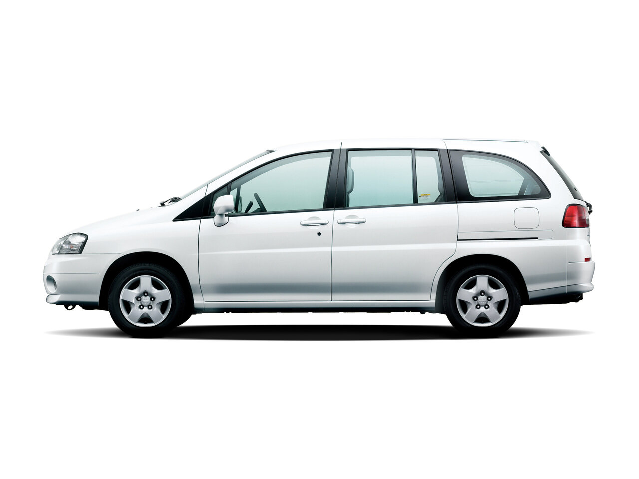 Nissan Liberty Компактвэн