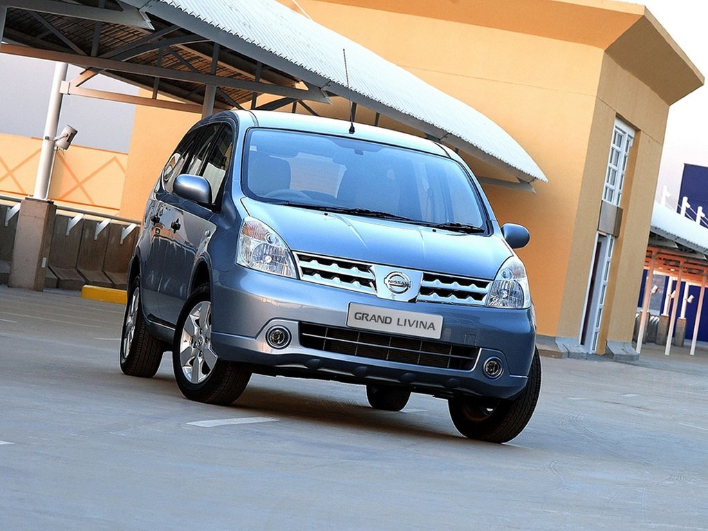 Nissan Livina I