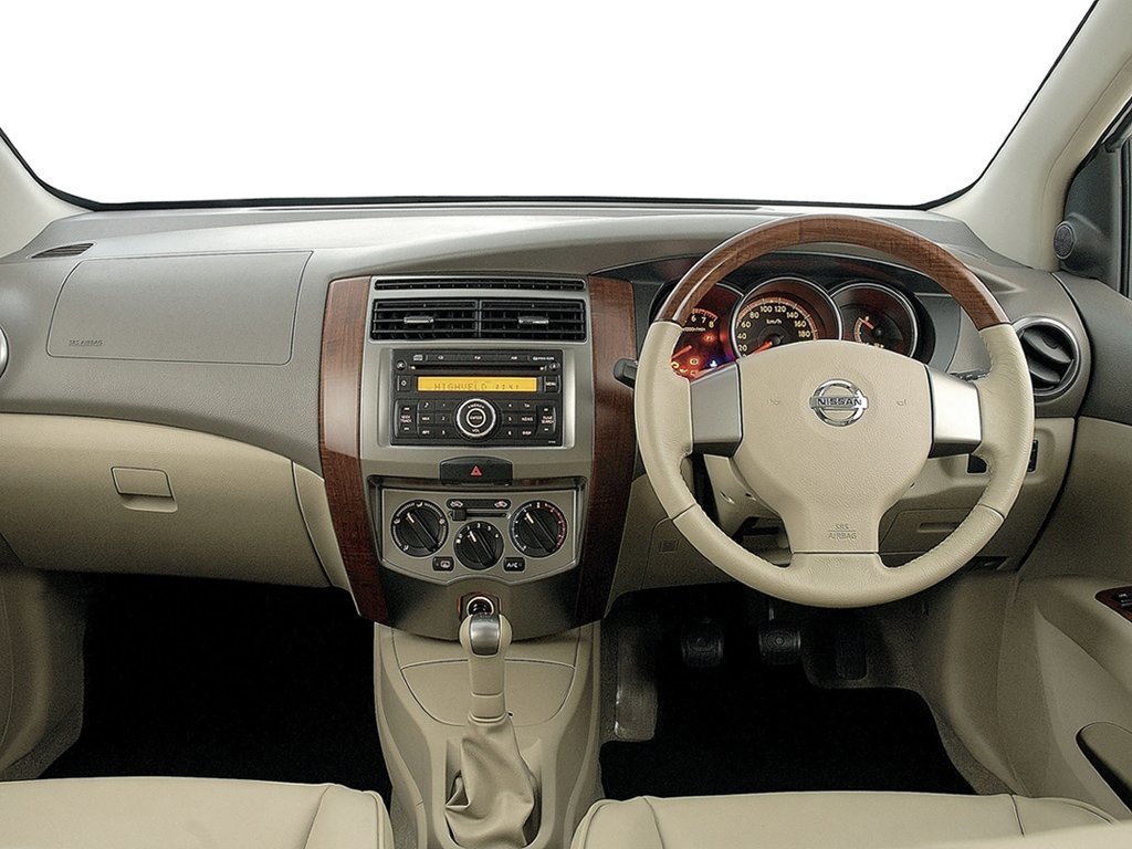 Nissan Livina I