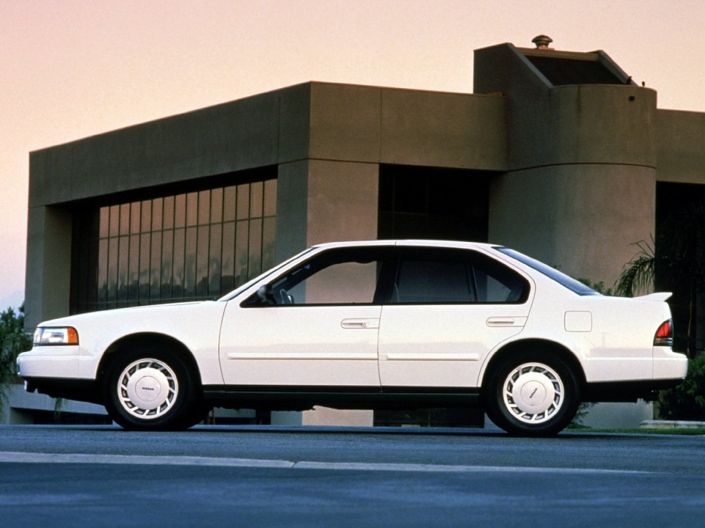 Nissan Maxima III (J30)