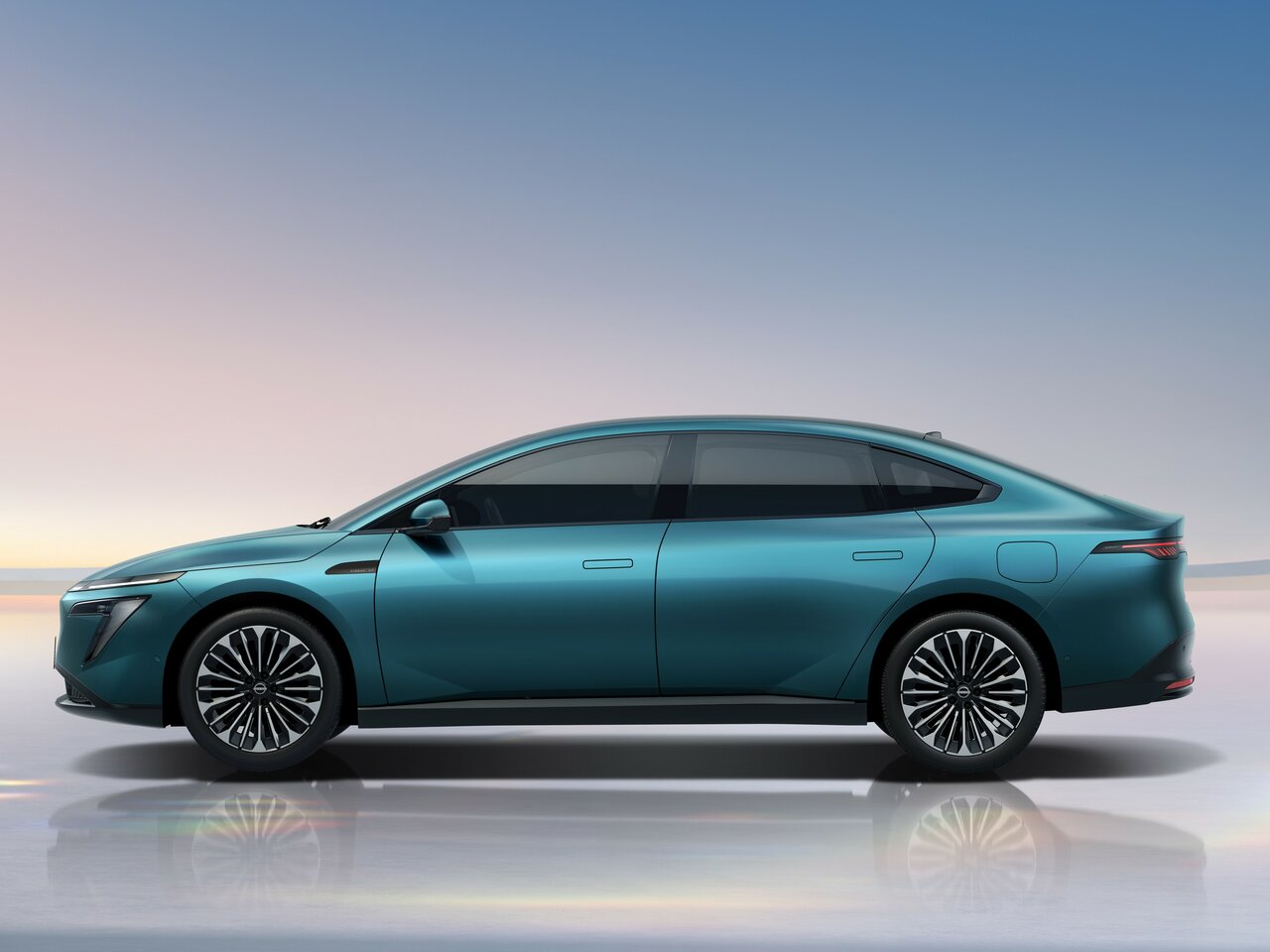 Nissan N7 Седан