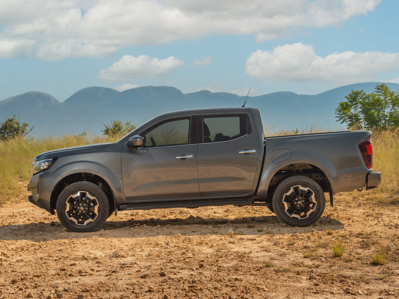 Nissan Navara (Frontier) IV (D23) Рестайлинг