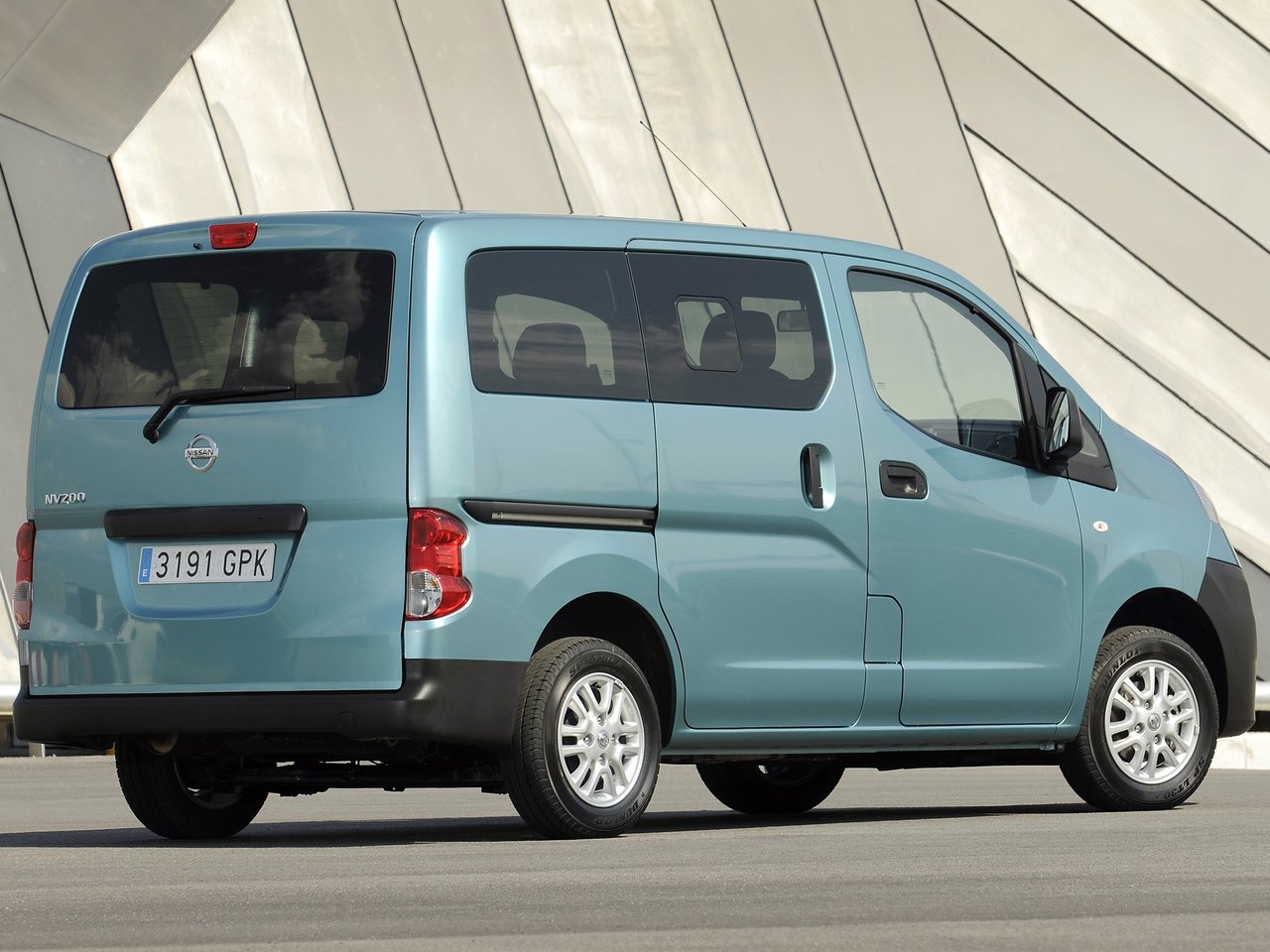 Nissan NV200 c 2009 года
