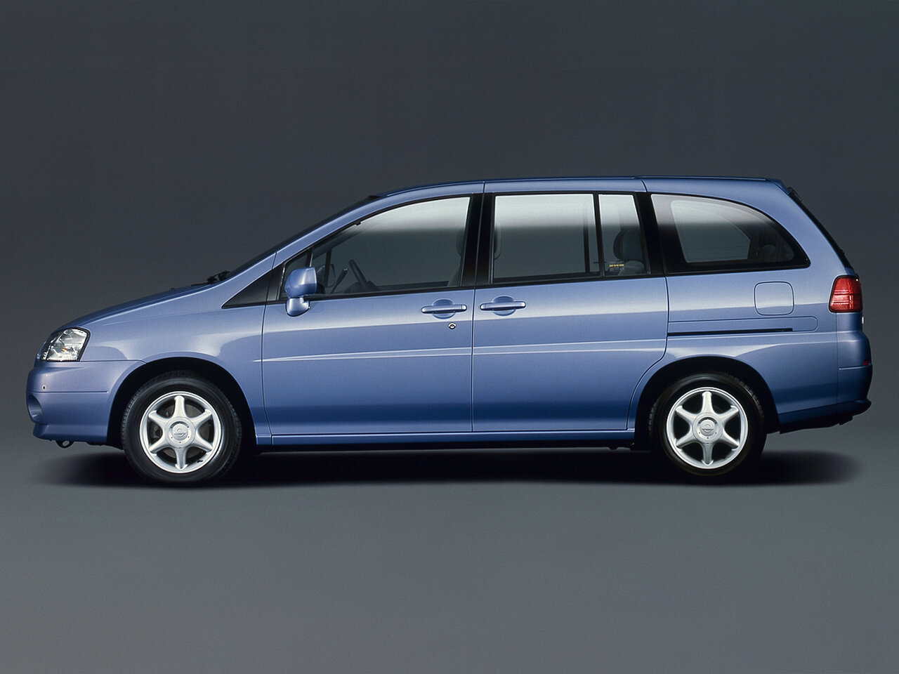 Nissan Prairie III (M12)