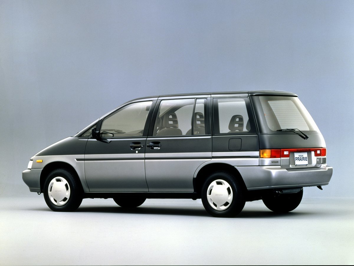 Nissan Prairie II (M11)
