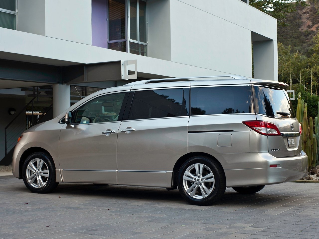 Nissan Quest IV