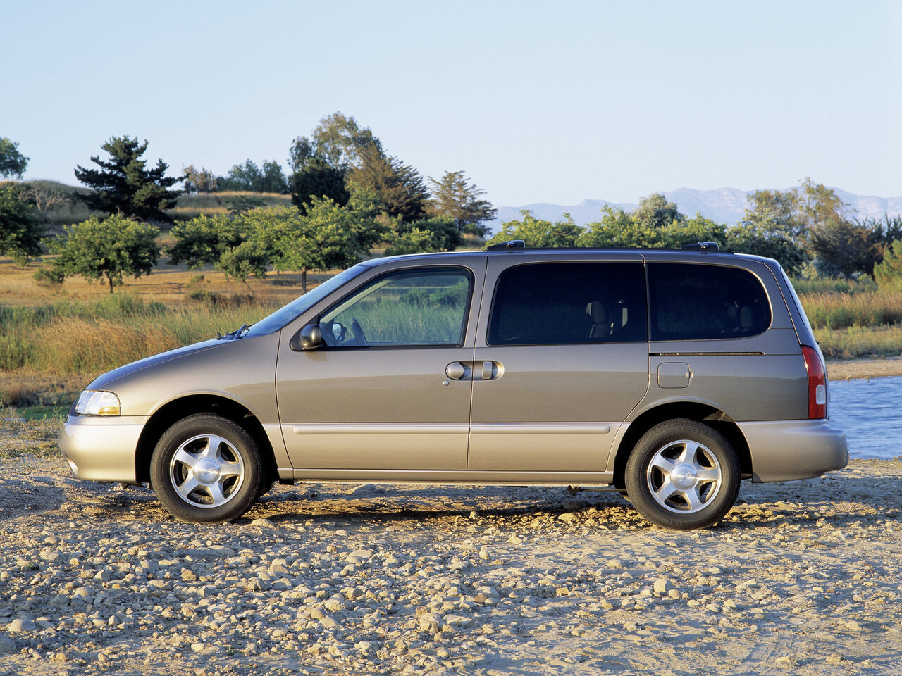 Nissan Quest II