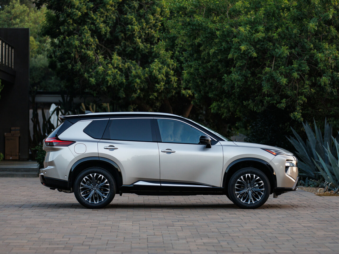 Nissan Rogue III Рестайлинг