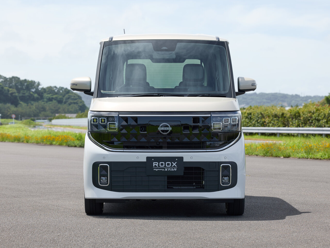 Nissan Roox III