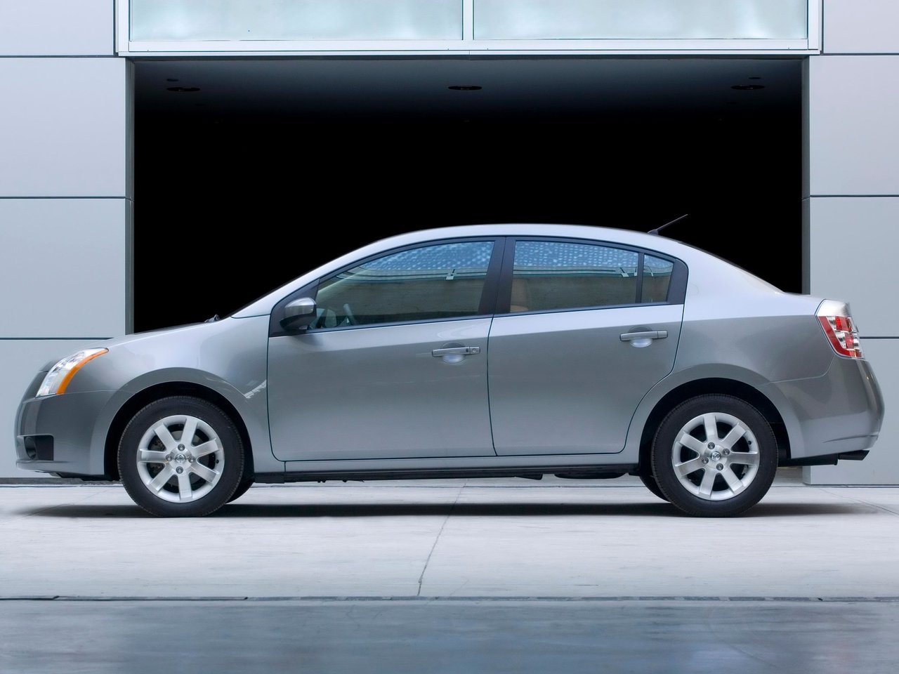 Nissan Sentra VI (B16)