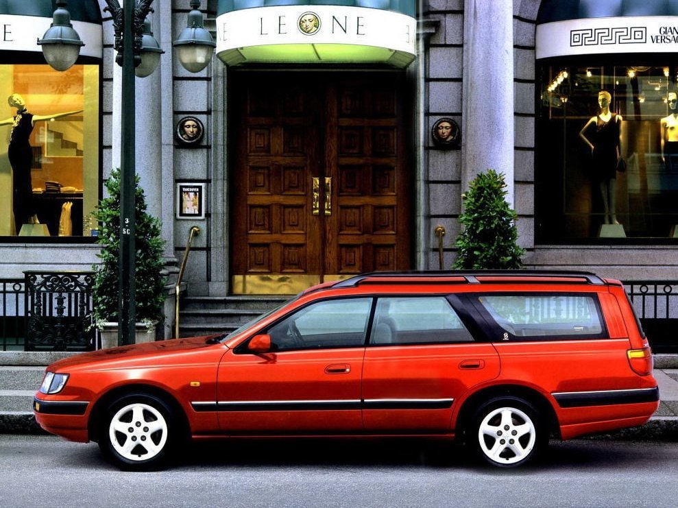 Nissan Stagea I