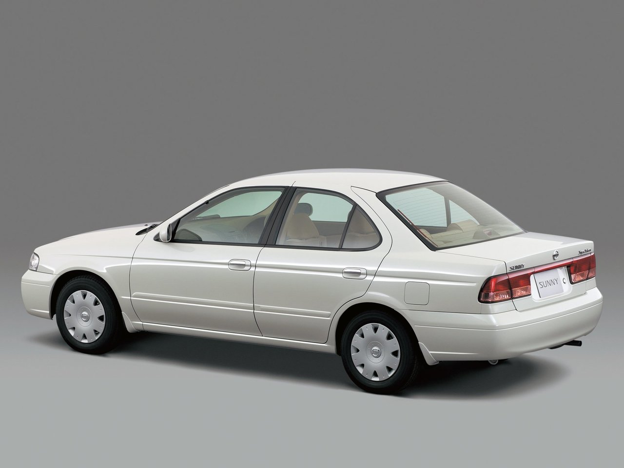 Nissan Sunny B15