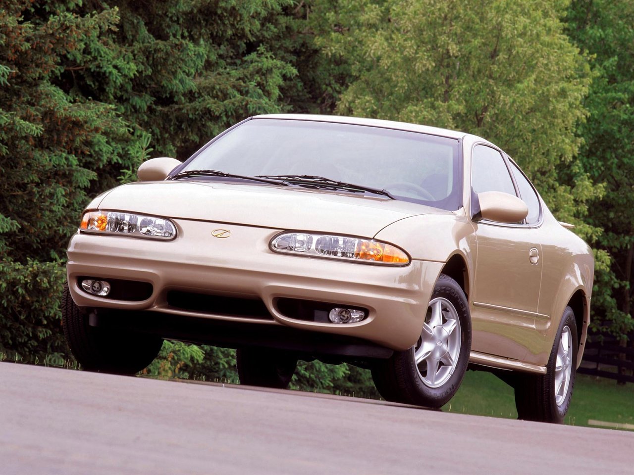Oldsmobile Alero 1999 – 2004