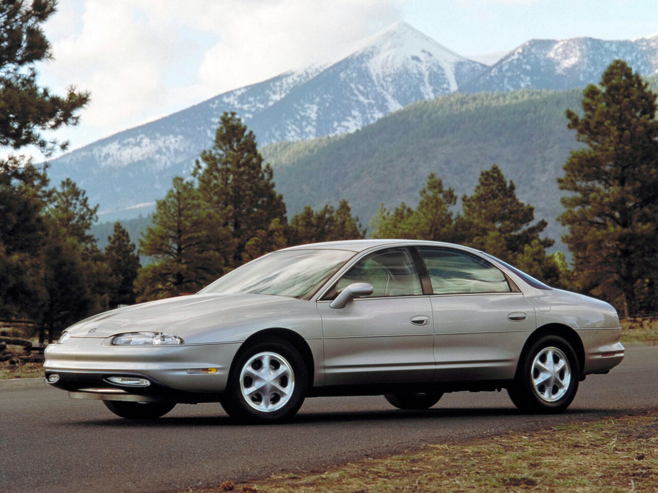 Oldsmobile Aurora I